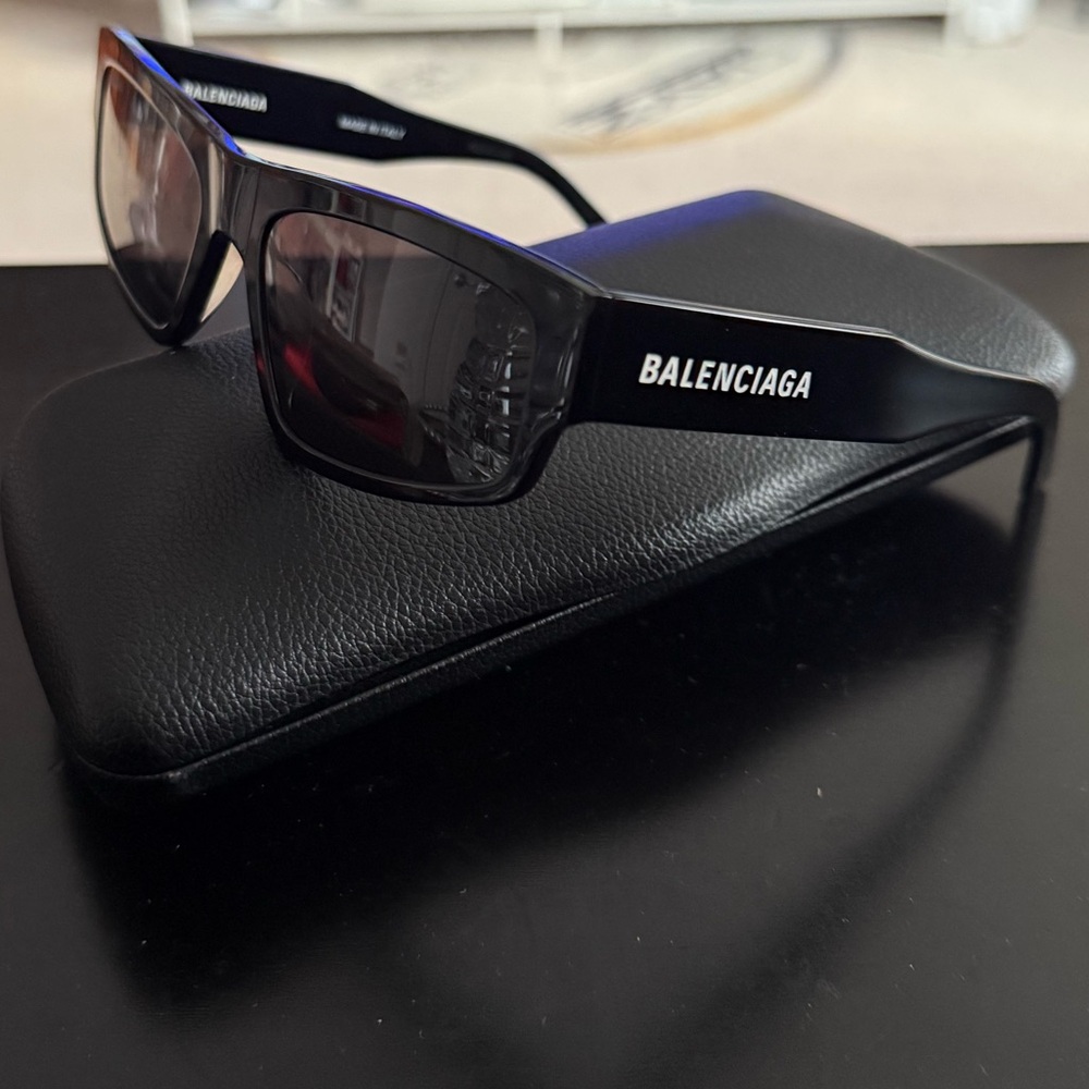 Balenciaga Sunglasses - 100% Authentic Guarenteed (Like New)